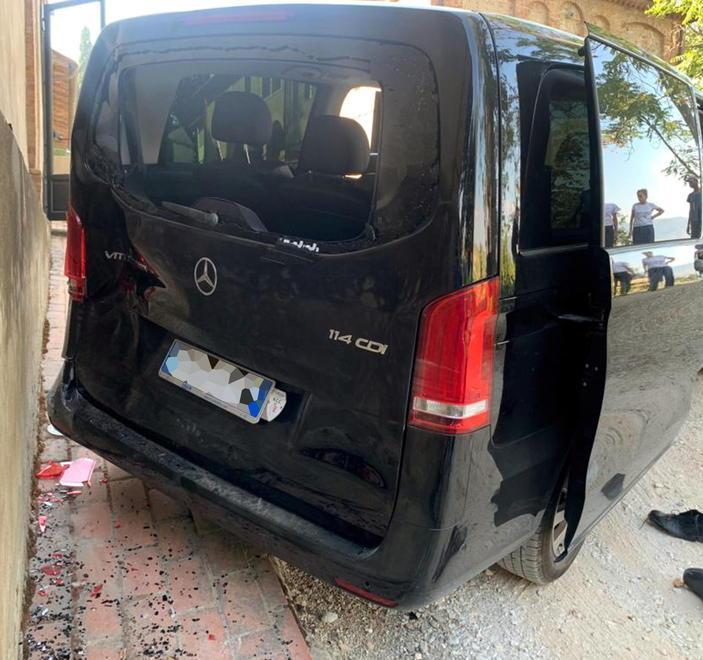 Schiacciato dal suo auto van 65enne in gravi condizioni 