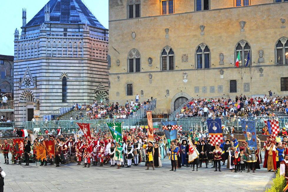 In piazza un grande spettacolo