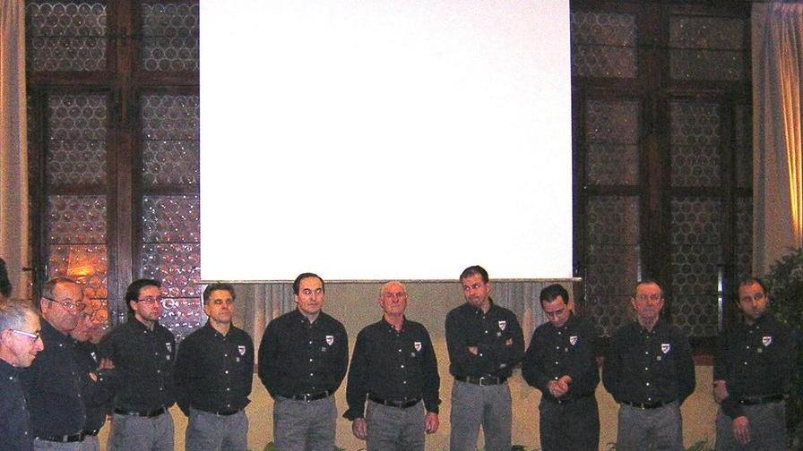Il coro Vocilassù da Toano nella piazzetta di Cedogno