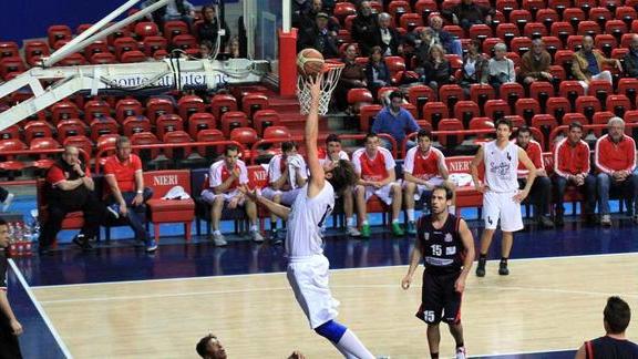 Sporting sotto pressione Tour de force al Palaterme