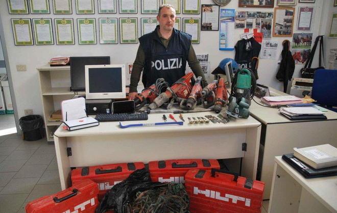 Sgominata dalla polizia banda di ladri 