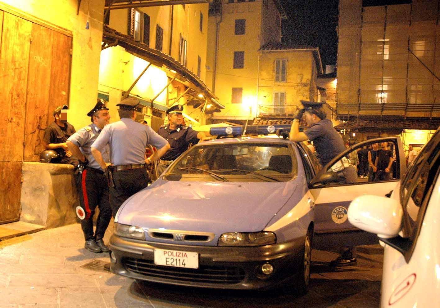 Smascherata dalle telecamere la notte brava in pieno centro di tre giovanissimi  