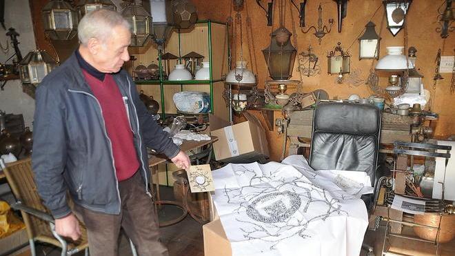 San Concordio si mobilita per aiutare l’ultimo fabbro del quartiere