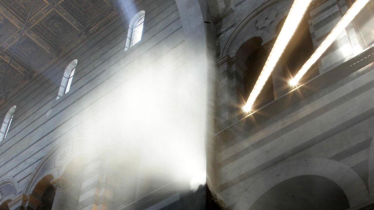 Capodanno Pisano, folla in duomo per il raggio di sole