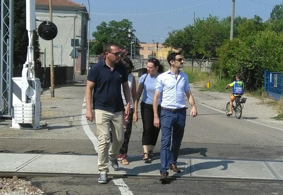 Passaggi a livello, tutto fermo. «Fer deve dare risposte» 