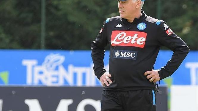 Mertens e Callejon lanciano la sfida cantando “O’ surdato innamurato”