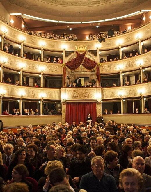 Teatro del Giglio niente bando (per ora) per la direzione generale 