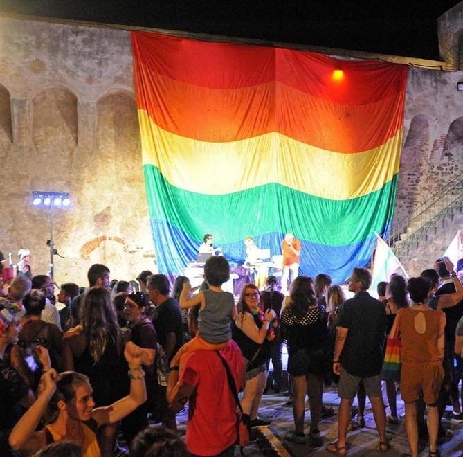 Rivellino pride, debutto record La festa dei diritti civili fa centro 