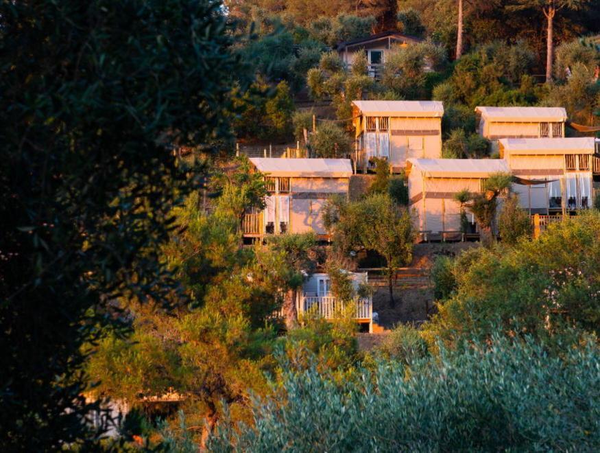 Nel campeggio-resort si dorme in tende di lusso 