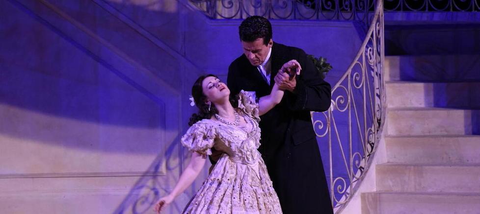 Su il sipario Alla Cava va in scena la Traviata