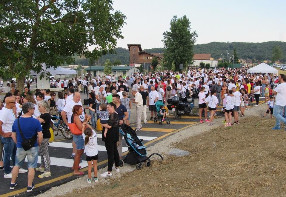 Mille ad inaugurare la pista pedonale donata ai cittadini dagli imprenditori 