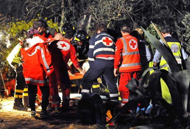 La fresa si ribalta e le strazia la gamba: grave giovane donna