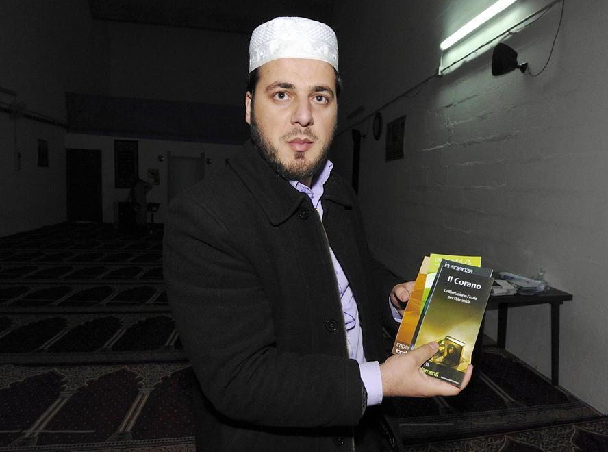 L'imam espulso si rivolge a Strasburgo: «L'indagine è archiviata ma mi vietano il rientro» 