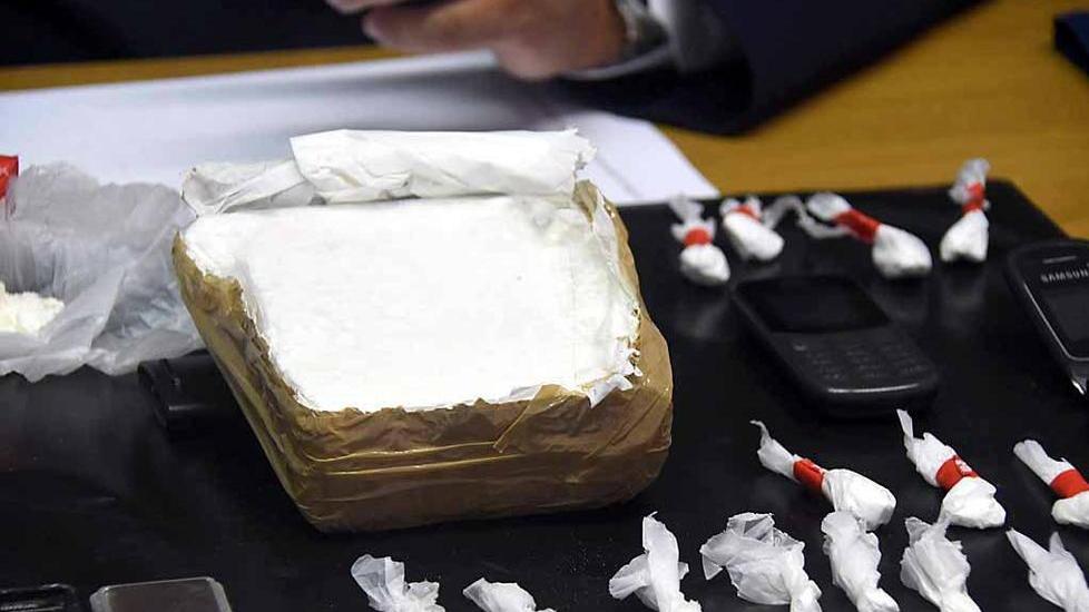 Cocaina nascosta tra frutta e verdura Arrestato negoziante settantacinquenne