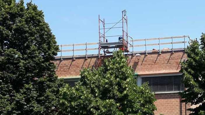 Via alla rimozione dell’amianto dal tetto della scuola Parmini