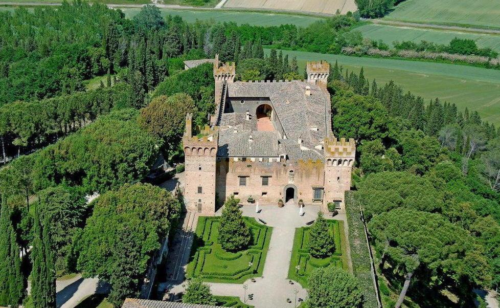 Ville, ex conventi e anche un castello: ecco i gioielli in vendita dell'Empolese-Valdelsa 