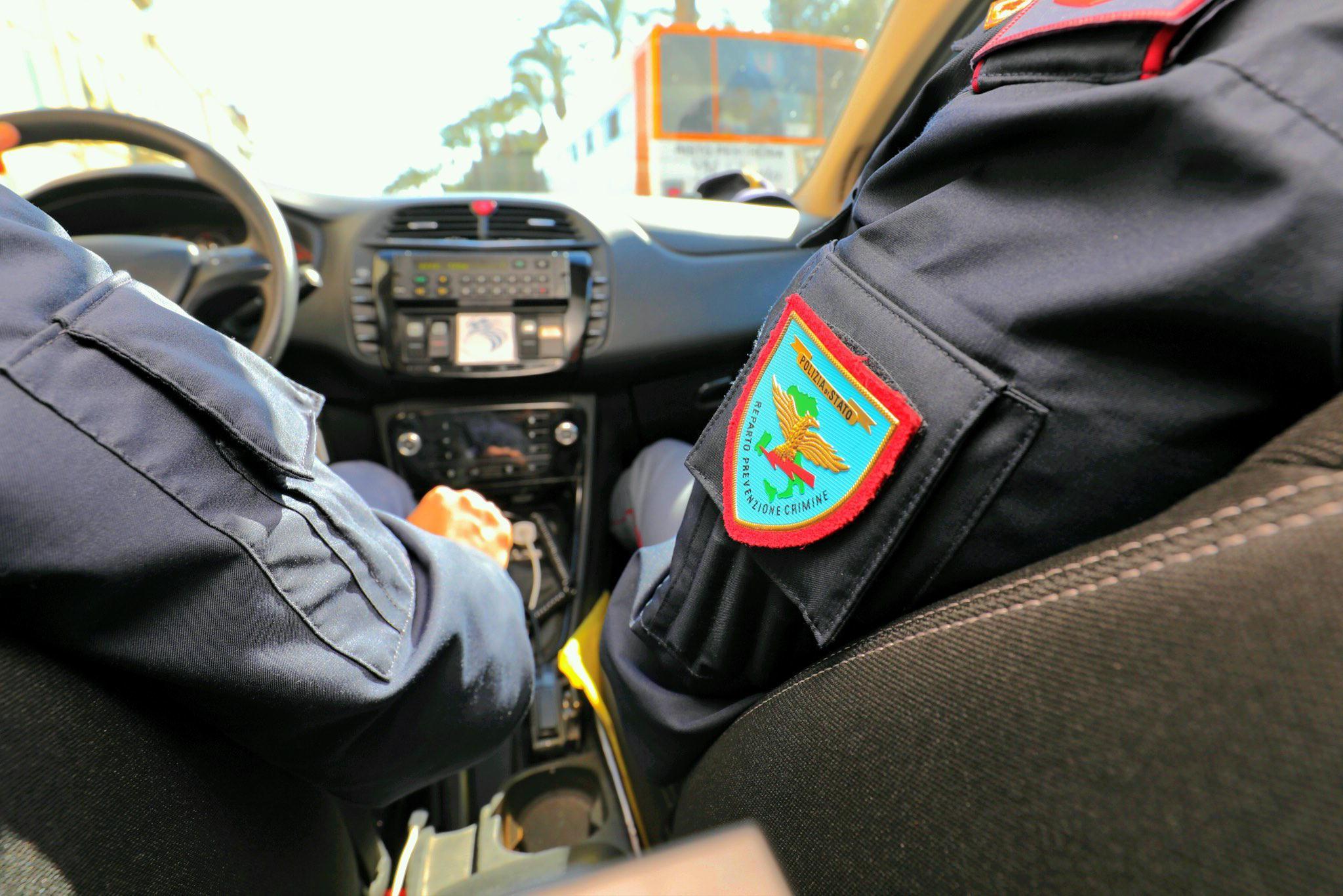 Due poliziotti (foto d'archivio)