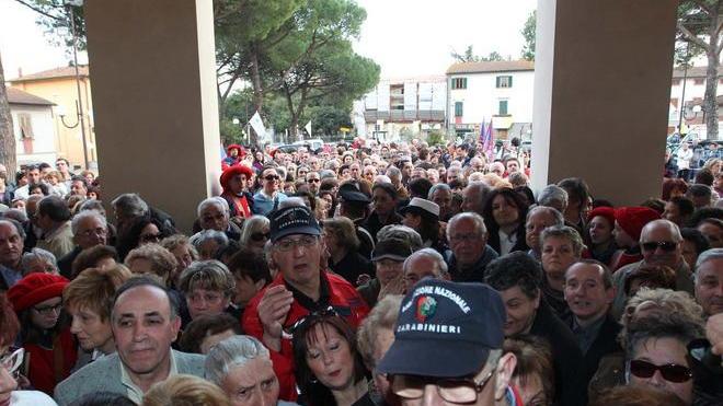Folla in festa per il vicario del Papa