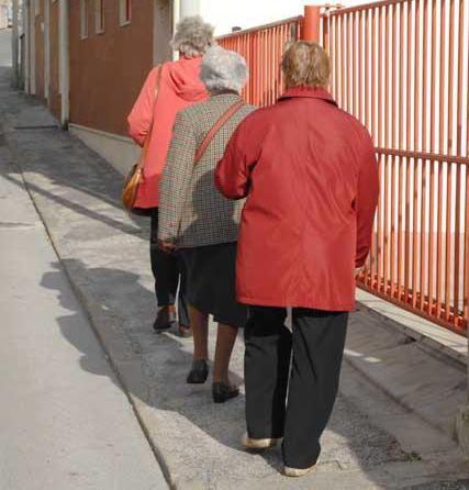 Cade e vuole 140mila euro 