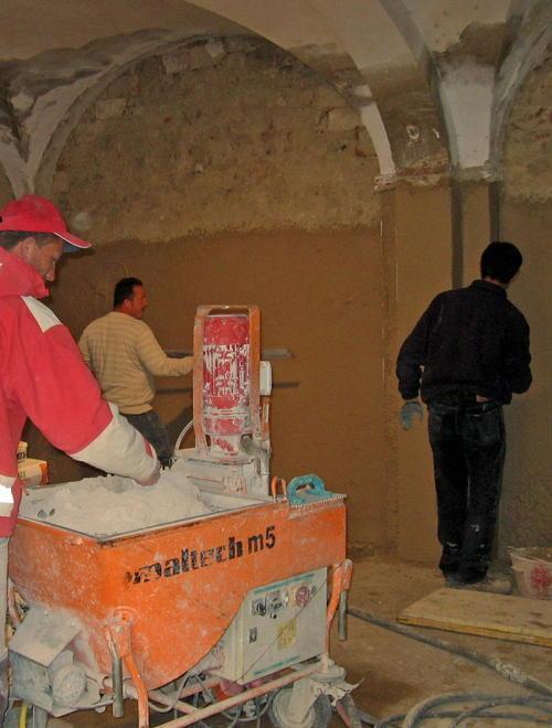 Spaccio per le famiglie povere 