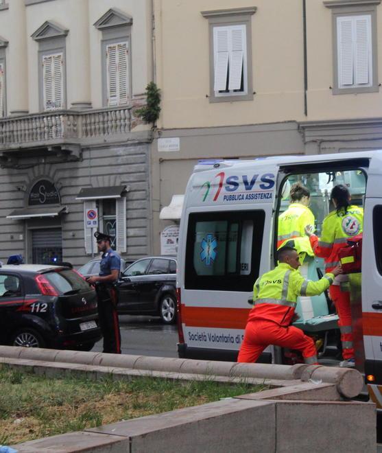 Fuori pericolo il 37enne accoltellato su viale Italia
