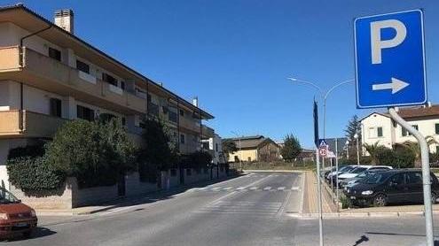 Trovato morto per strada a 32 anni