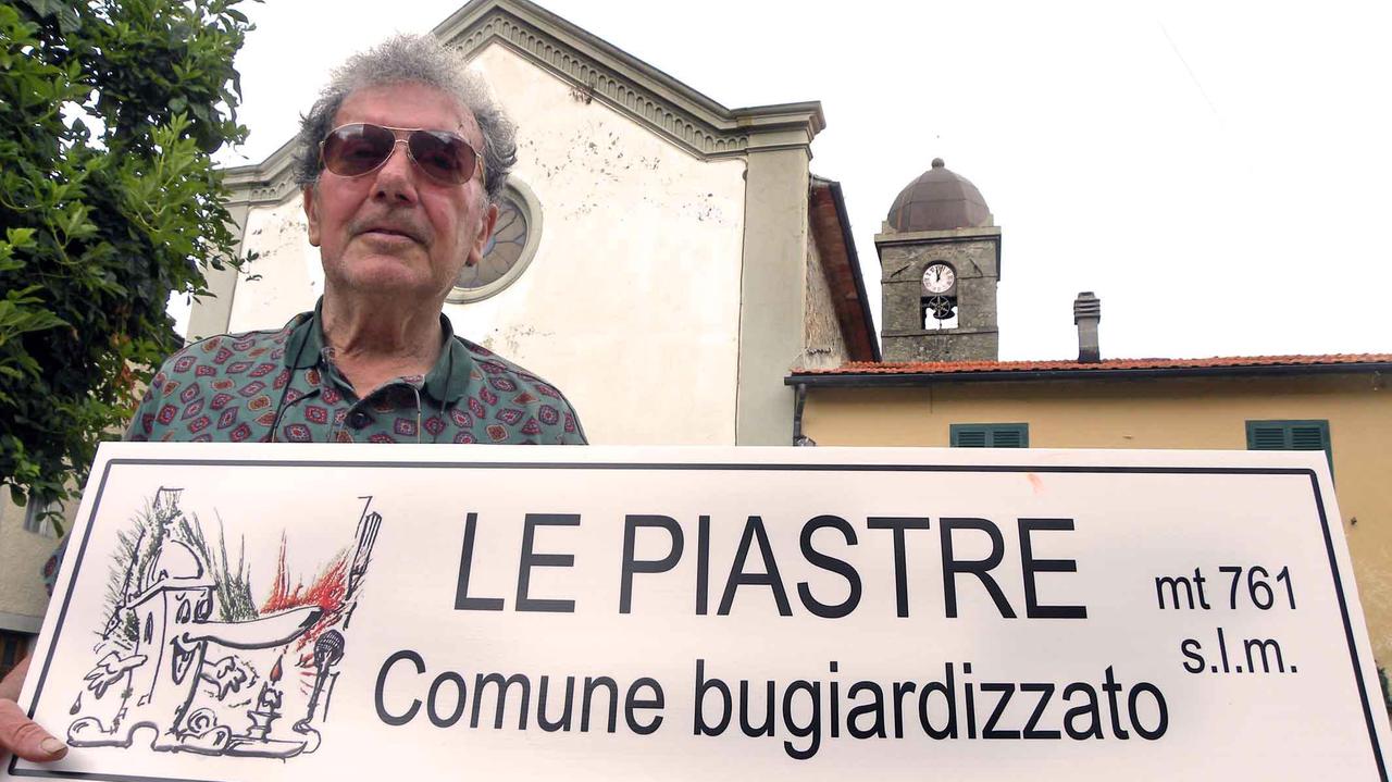 Campionato della bugia, via alla tre giorni di anteprime. Per Salvini una felpa particolare...