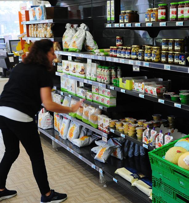 Cognento, chiude il Conad: «Così muore il quartiere» 