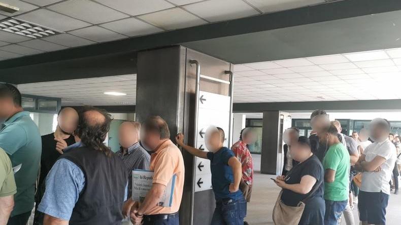 Oltre 200 persone all’Agenzia dell’Entrate di Modena per saldare il Fisco
