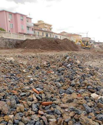 Grandi pulizie sulla spiaggia 