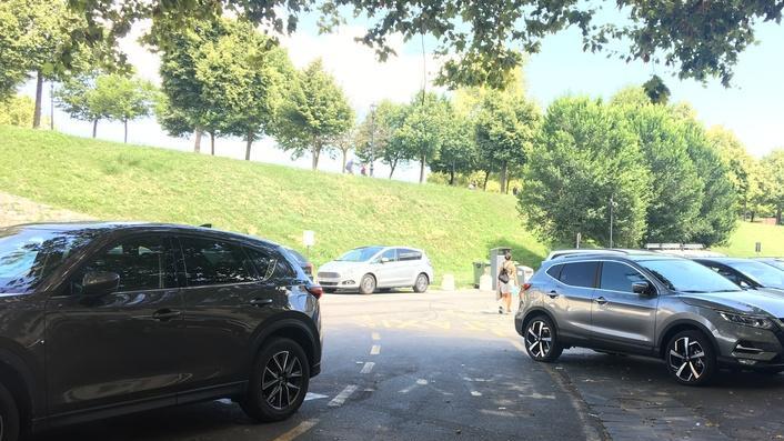 Sosta selvaggia, al vaglio la viabilità di piazza Santa Maria