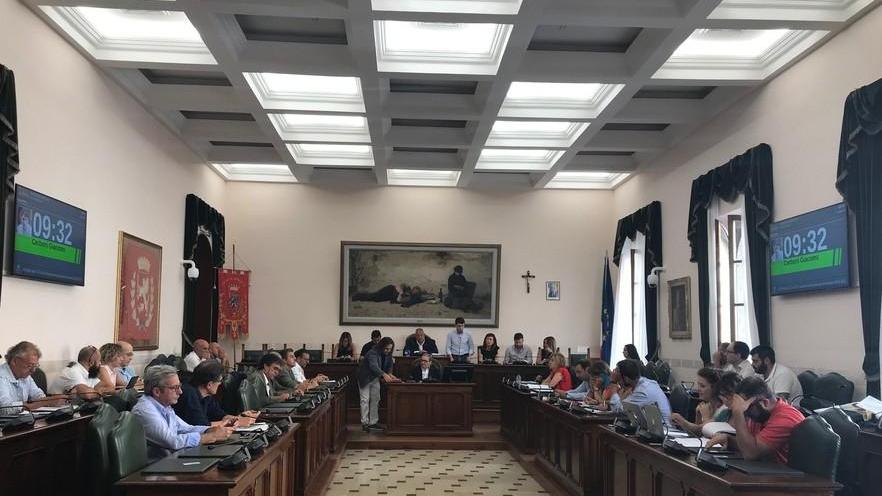 Variazione di bilancio da oltre 1 milione per strade, Municipale e digitalizzazione