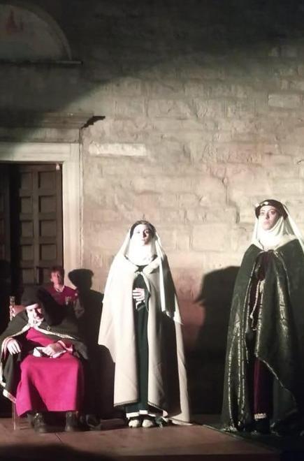 Folla alla rievocazione dedicata all’abbazia