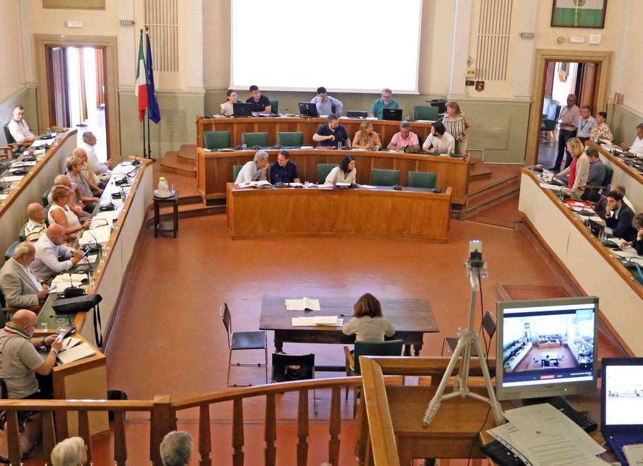Fabbri promette opportunità ai giovani: nido gratis a chi compra casa e assunzioni 
