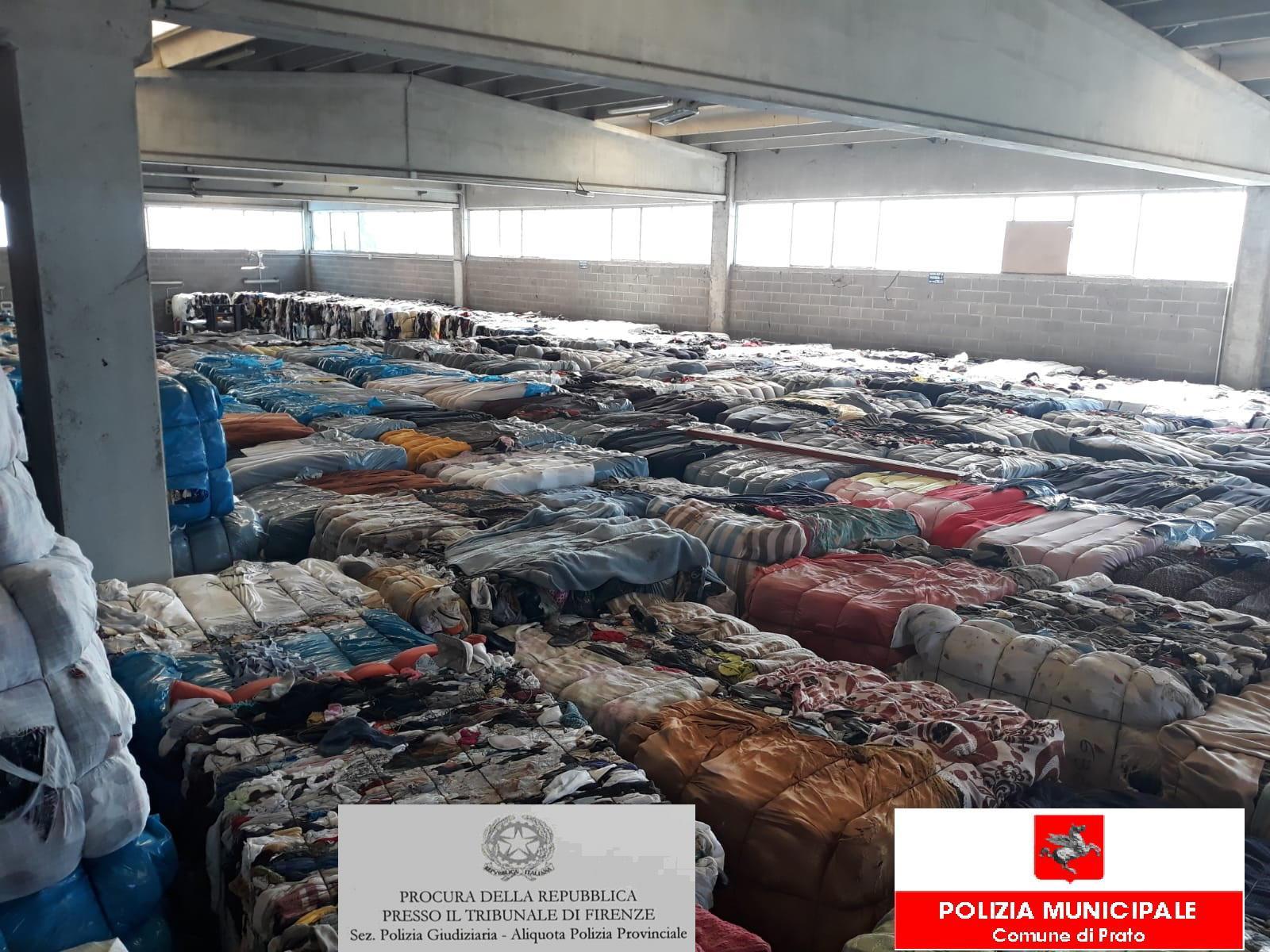 Scarti tessili di Prato smaltiti in capannoni-discarica: 6 arrestati, ecco chi sono 