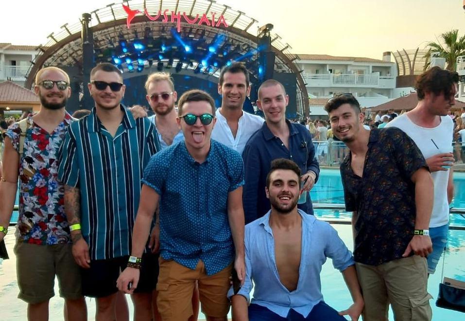 Il gruppo di giocatori in vacanza a Ibiza