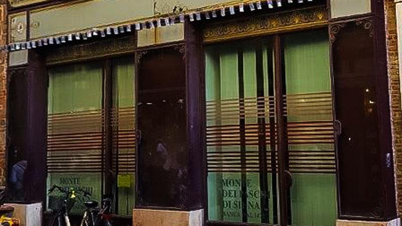 Lucca, via Roma 6