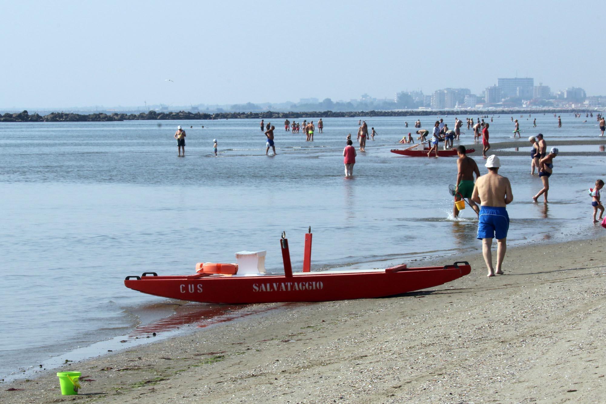 Tragedia a Lido Pomposa, turista muore annegato