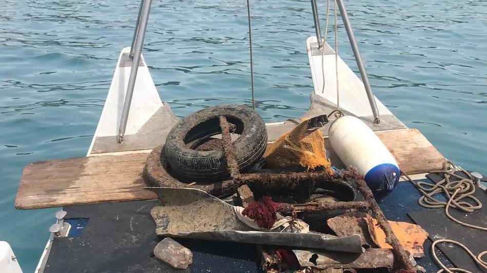 Reti fantasma e plastiche inquinanti, arrivano i sub “spazzini” del mare