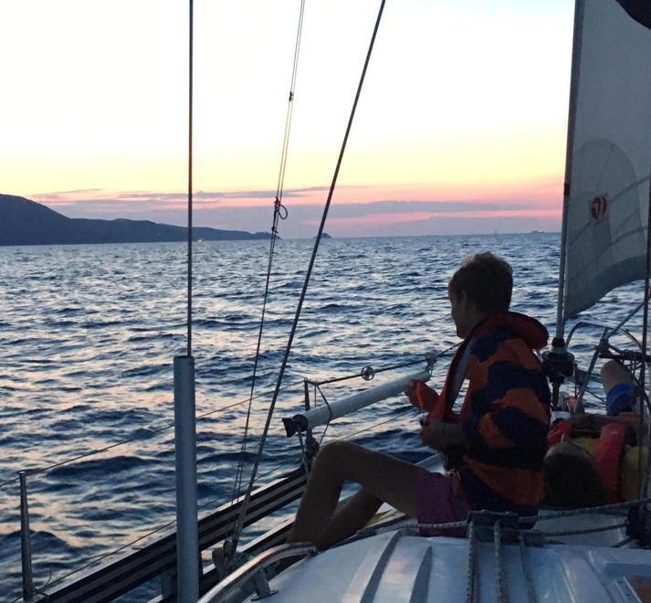 Rotta su Capo Marino un angolo di paradiso assediato dai rifiuti portati dal mare