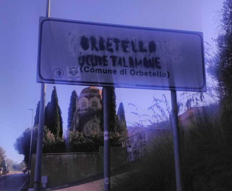 Vandali all’attacco a Talamone 