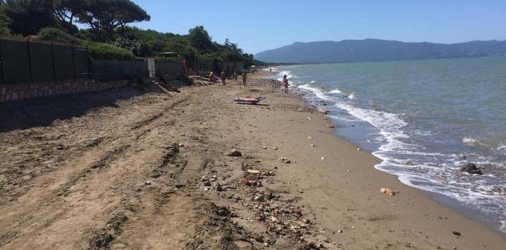 Spiaggia sparita, l’assessore replica «Ora tutto a posto» 