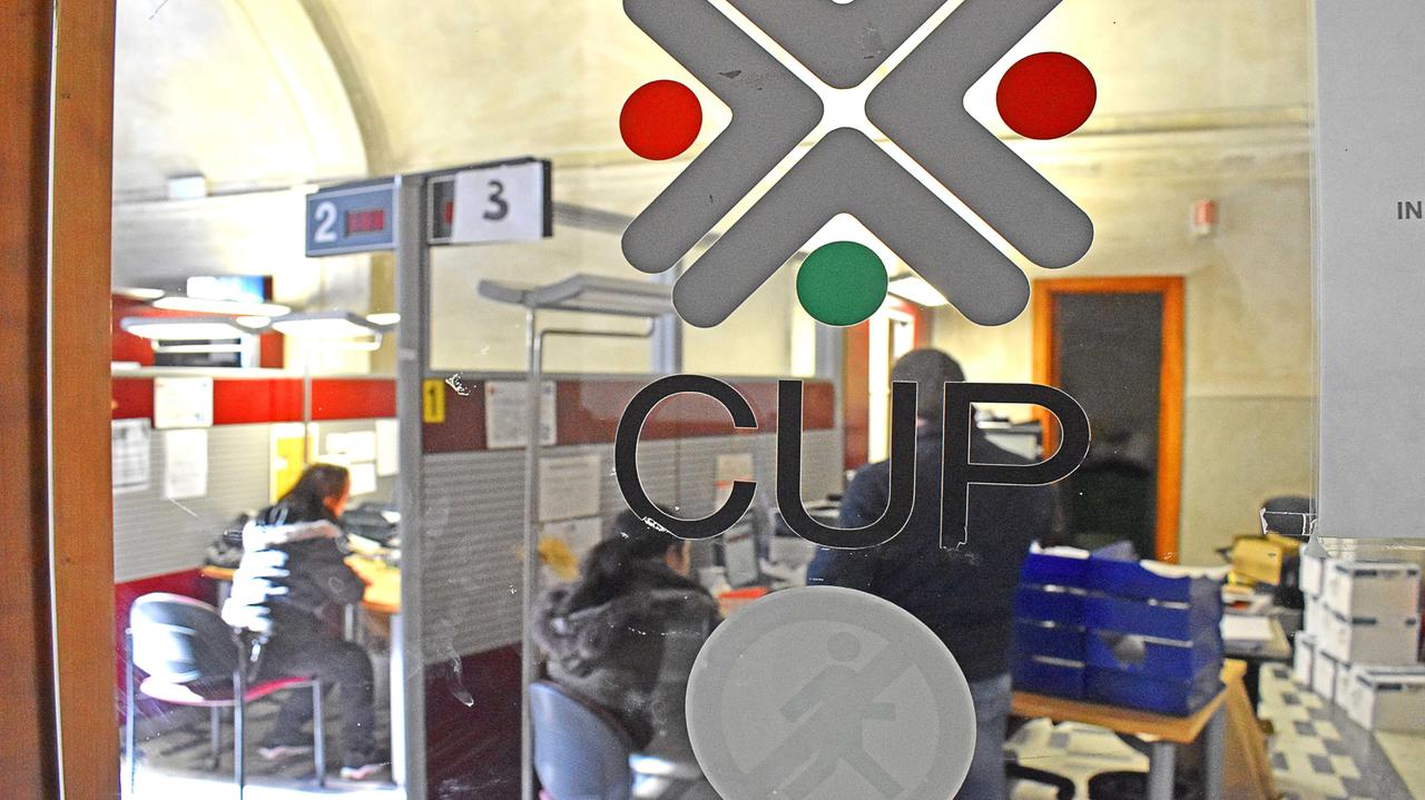 Liste di attesa, le risposte "anomale" dei Cup: così si crea il cortocircuito nei servizi
