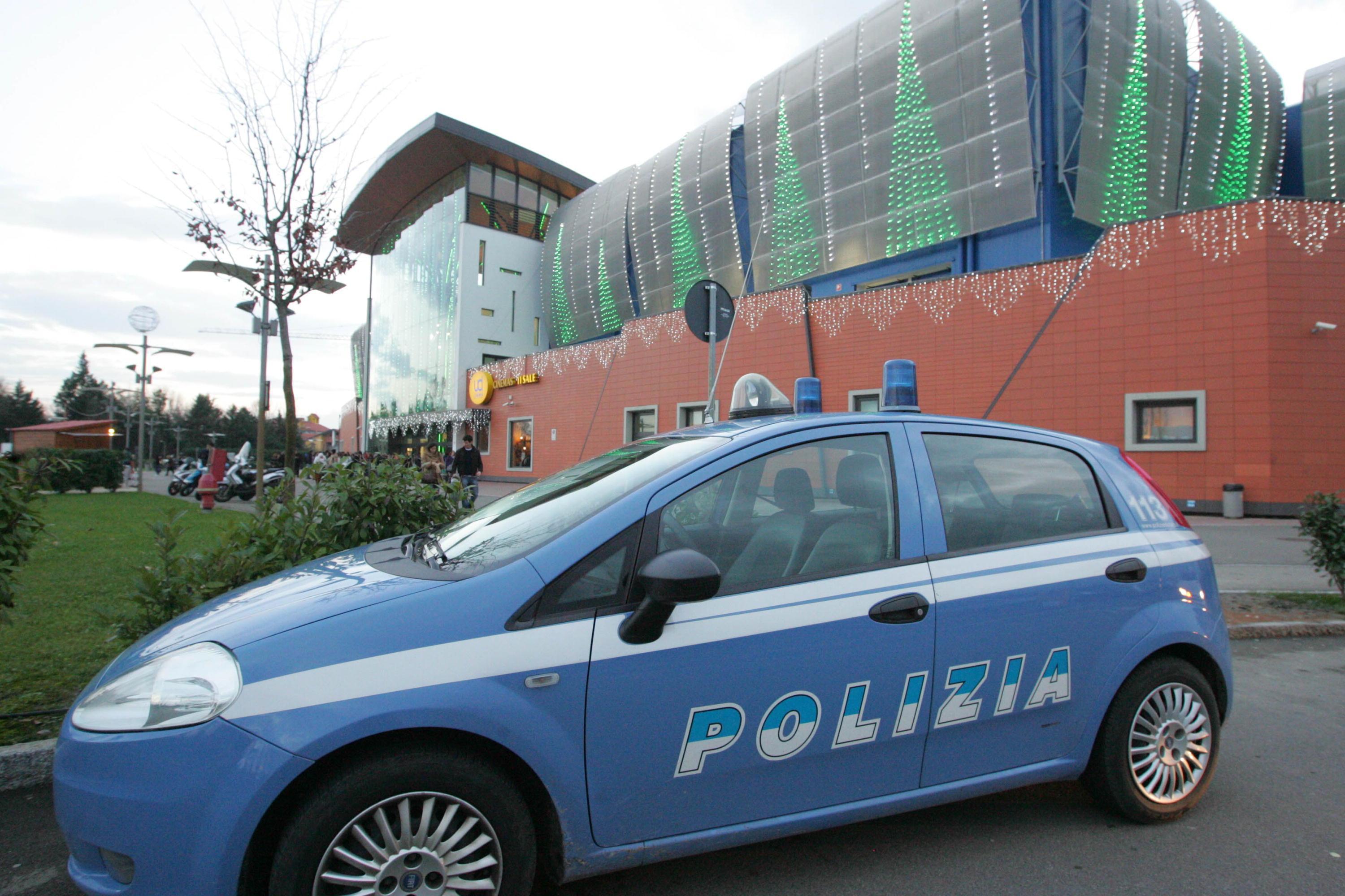 Reggio Emilia, ruba 800 euro di merce ai Petali: denunciata una ragazzina