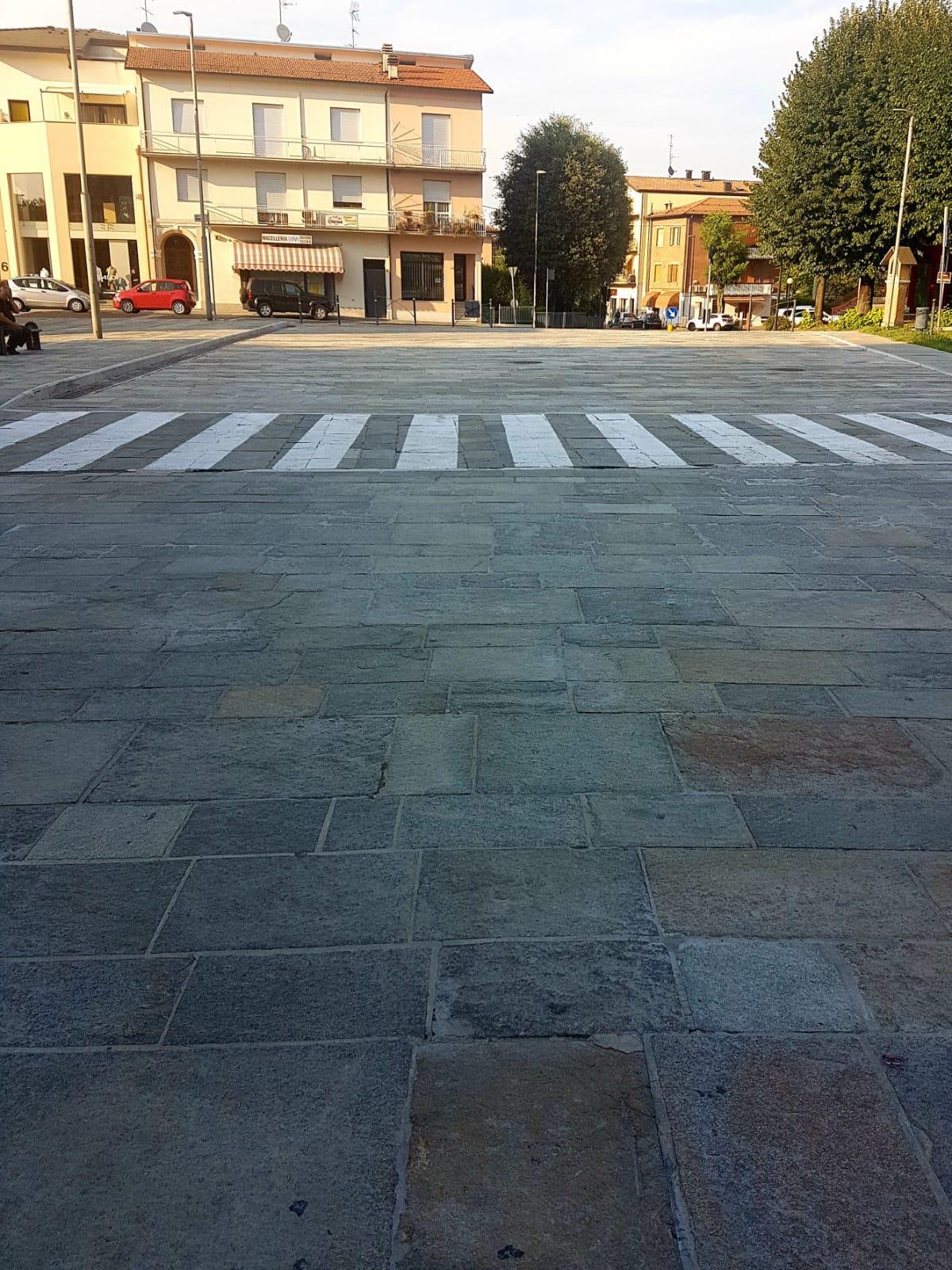 Il centro apre al traffico, ma a 30 chilometri orari