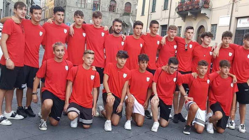 La formazione Juniores per la stagione 2019-20 del Pescia calcio (Foto Nucci)