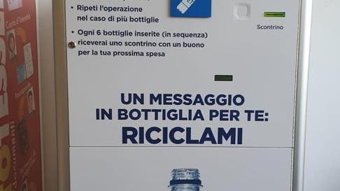 Sconto sulla spesa a chi ricicla le bottiglie