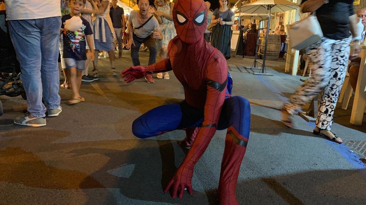 L'Uomo Ragno fra gli stand di Effetto Venezia