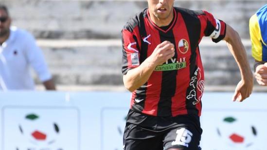 Monaco, standing ovation per l’antico Capitano simbolo della Lucchese