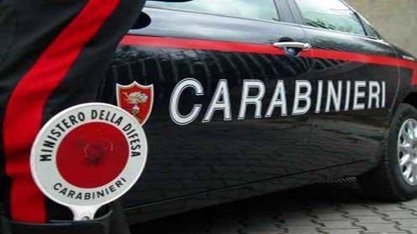 Bacia due volte sulla bocca un bimbo di 6 anni 